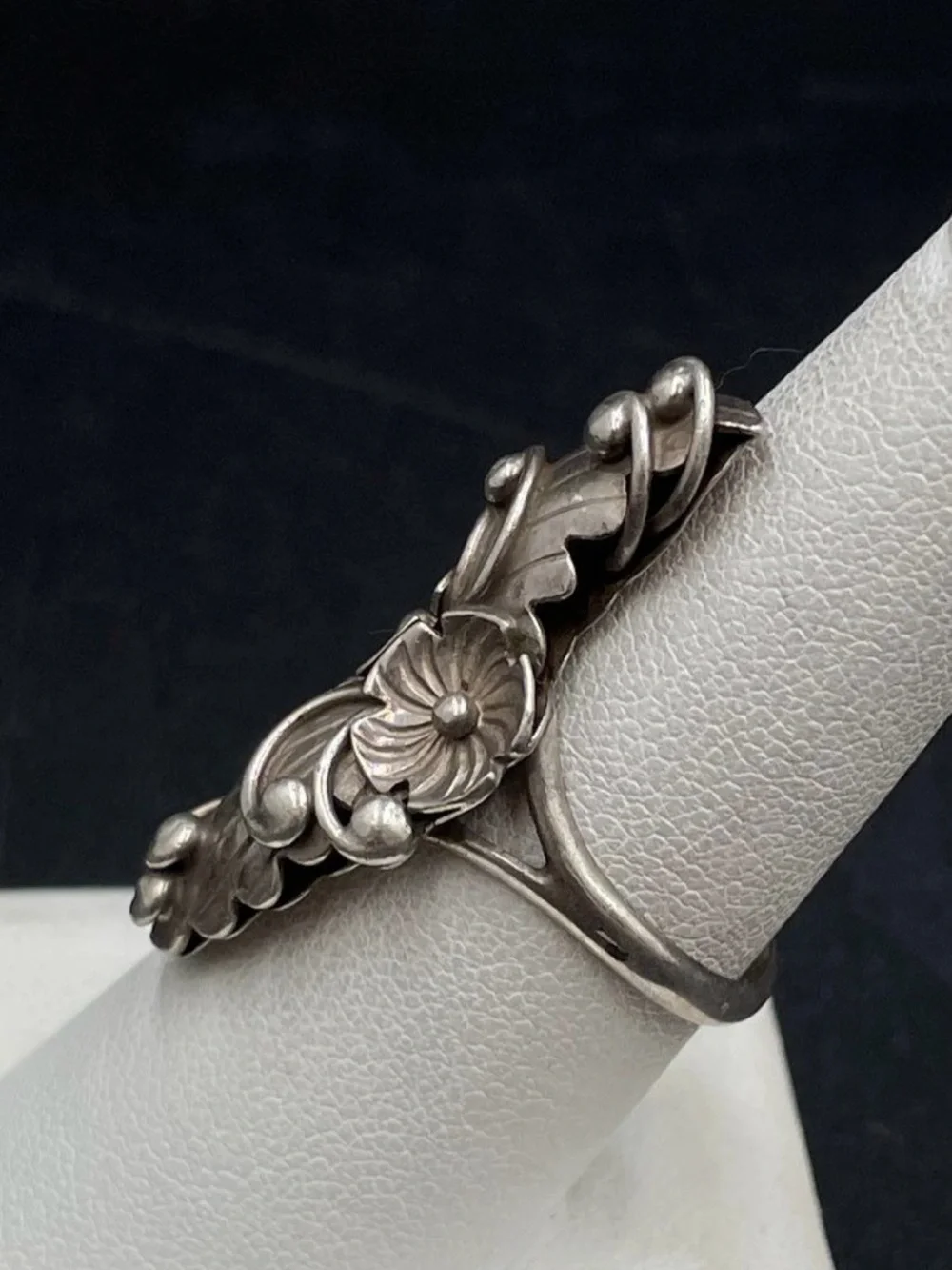 Vintage Navajo Sterling Silver Elongated Floral Knuckle Ring Size 6.75